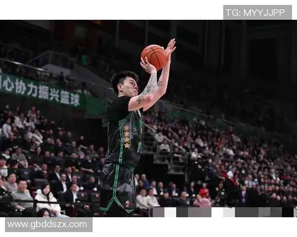 2020年篮球明星的辉煌时刻与赛场背后的故事解析