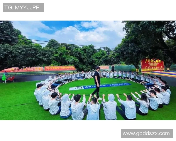 体育课上的欢声笑语与成长点滴让我更加热爱运动与团队合作的美好时光